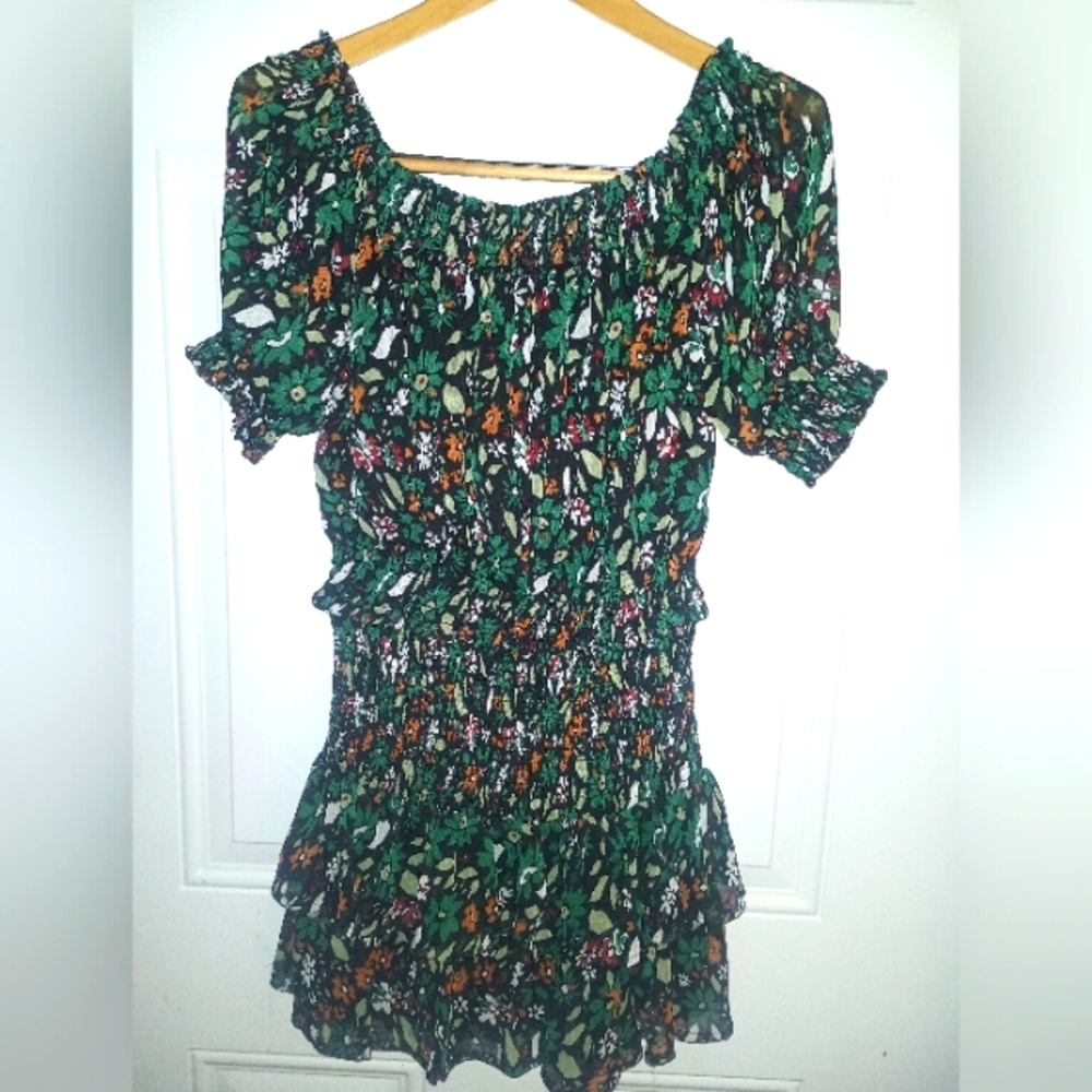Revamped Multicolor Floral Top 100% Polyester. Size Medium.